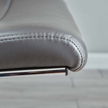 Load image into Gallery viewer, Deluxe Mid Back Office Chair