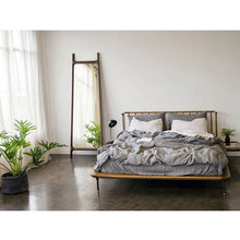 Load image into Gallery viewer, Distrikt Bed Queen