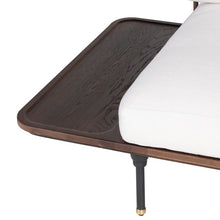 Load image into Gallery viewer, Distrikt Sofa