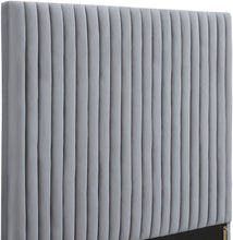 Load image into Gallery viewer, Arabelle Bed in King