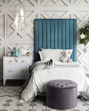 Load image into Gallery viewer, Queen Velvet Storage Ottoman